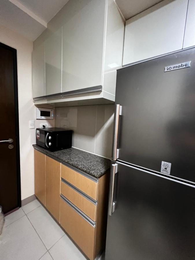 1 Bedroom Uptown Bgc Across Uptown Mall 马尼拉 外观 照片